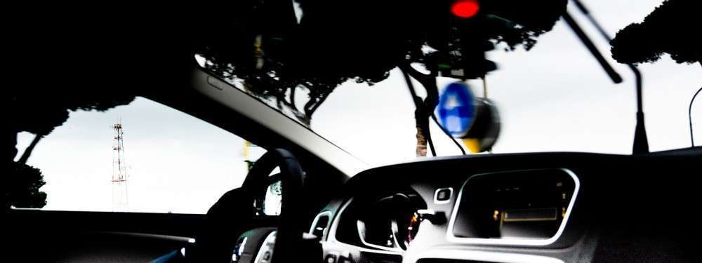 DRIVING-V40_copy-mrlukkor
