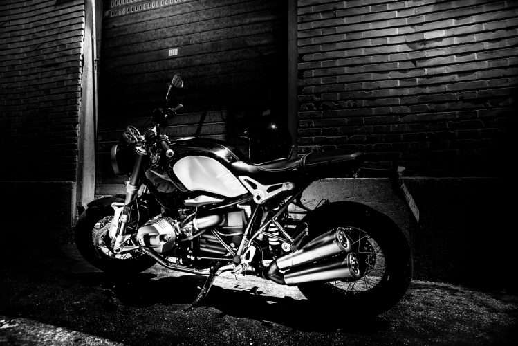 R NineT
