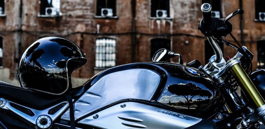 R NineT