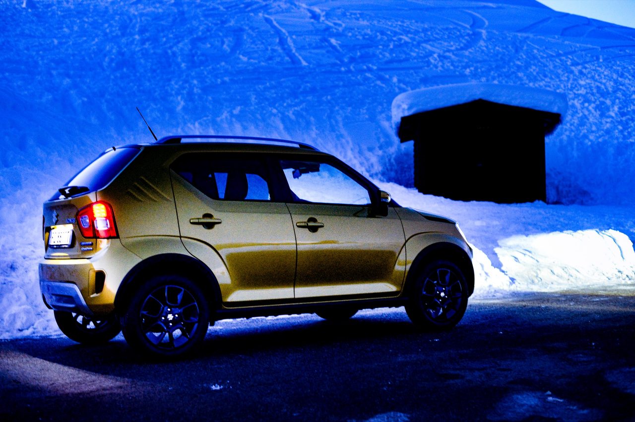 Giallo Nepal - Blu Anima ©lucaromanopix